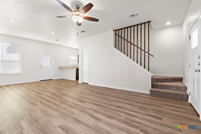 Building Photo - 106 Logan Ct