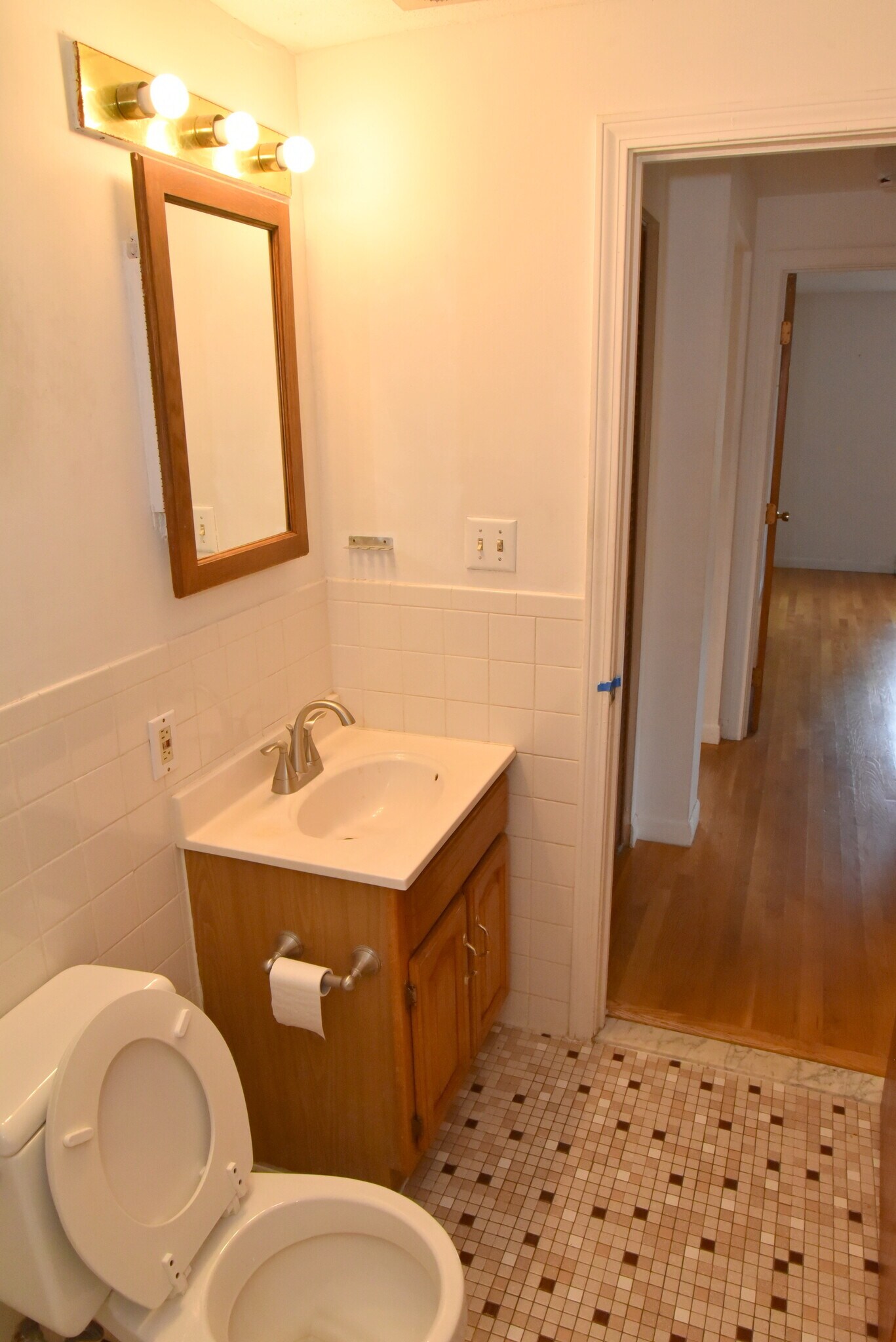bathroom - 9 Ryder St