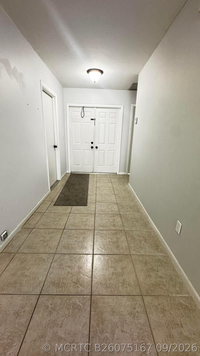 Building Photo - 20970 Concord Green Dr W