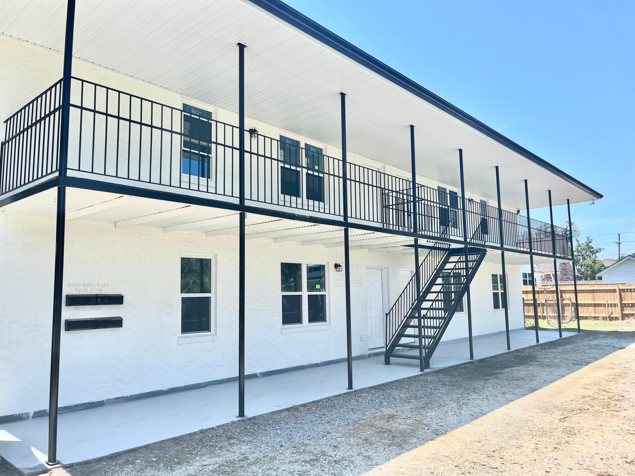 BUILDING FRONT - 704 Orion Ave