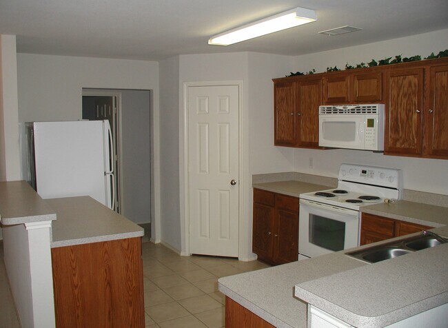 Building Photo - Charming 3 Bedroom 2 Bath In Keller ISD Move in Special! 1 month FREE!