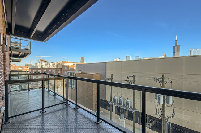 Building Photo - 313 S Racine Ave