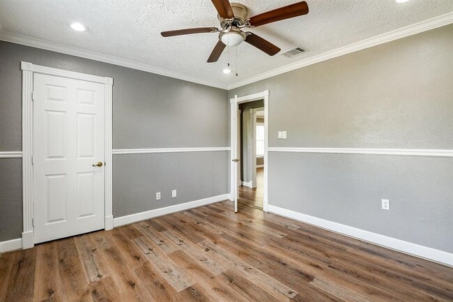 Building Photo - 3017 Barberry Dr