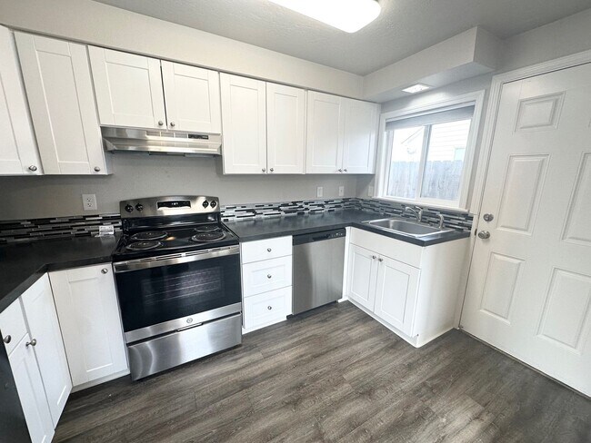 Building Photo - 211 N Indiana Ave