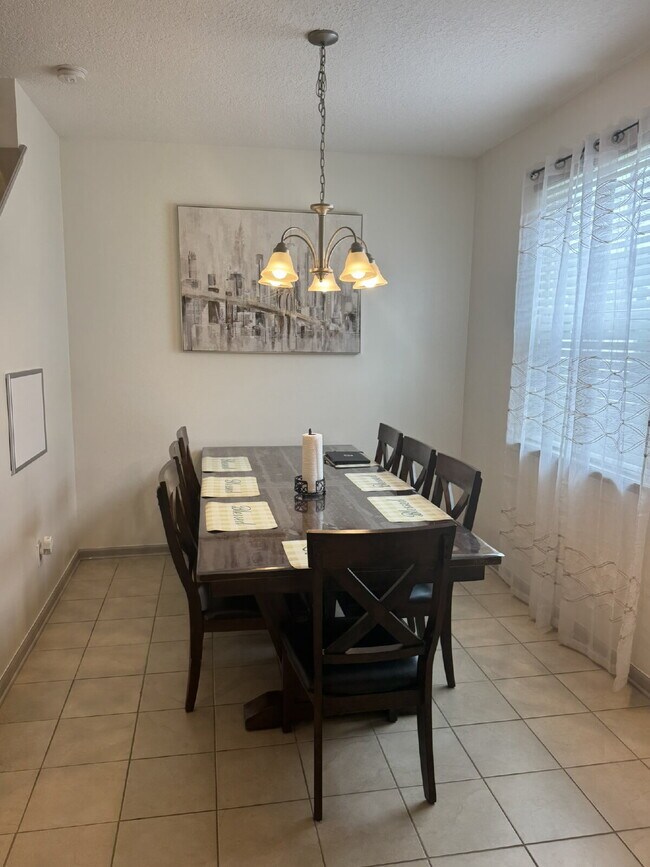Building Photo - Spring Move in Special:  2nd month rent is FREE if you sign a lease before the end of July.