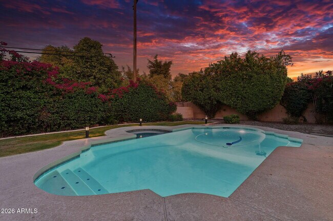 Building Photo - 7352 E Valley Vista Dr