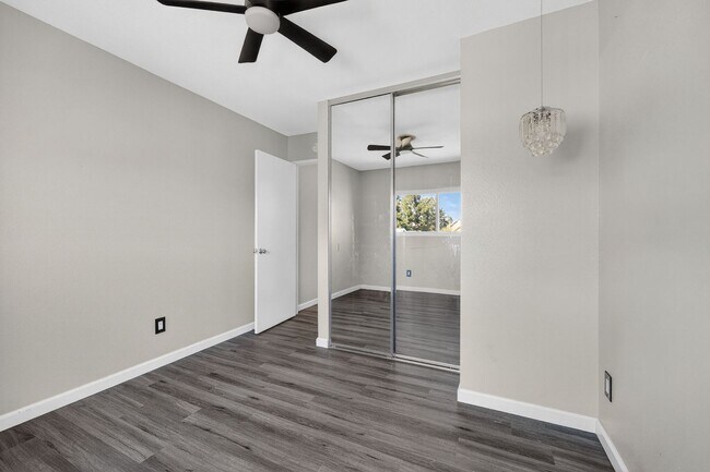 Building Photo - Newly renovated 2 bedroom, 2.5 bath townhome available in Chula Vista!