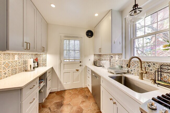 Building Photo - Beautiful Brick Home in the Heart of Chevy Chase