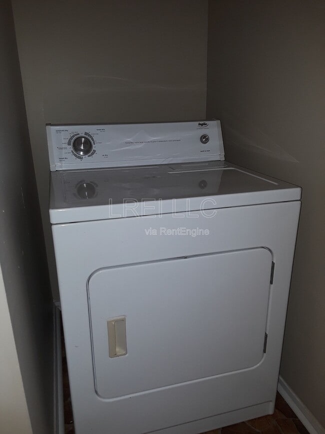 Building Photo - 8602 Gary Wy