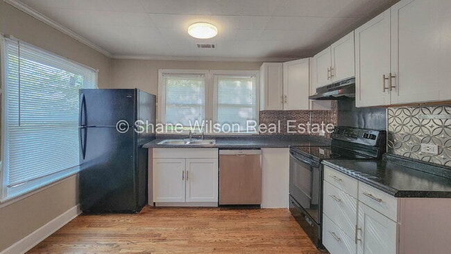 Building Photo - 1114 Rockway Dr