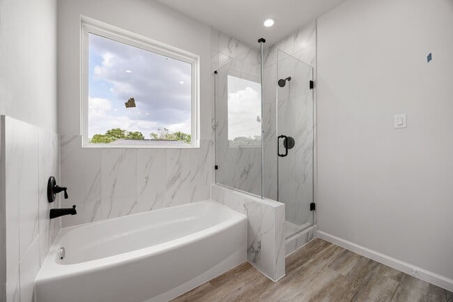 Building Photo - 8 Donna Ct