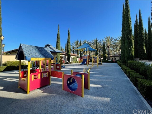 Building Photo - 36 Calypso