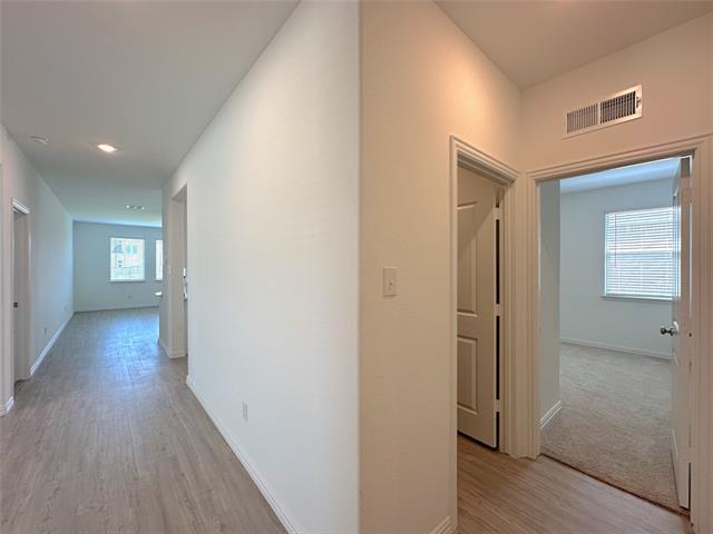 Building Photo - 1328 Rousseau Dr
