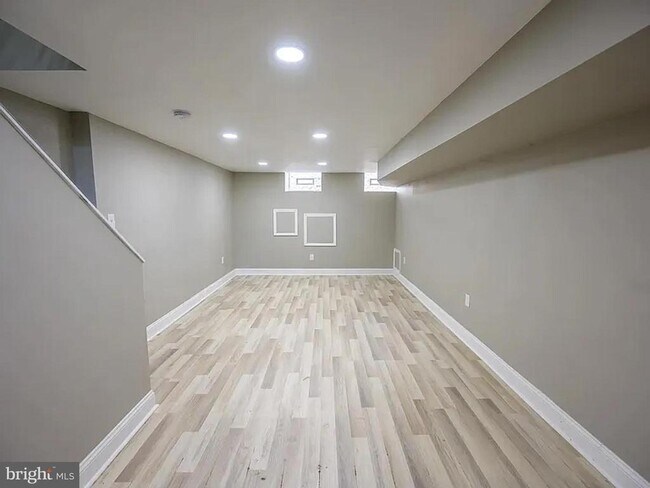 Building Photo - 2212 Greenwich St