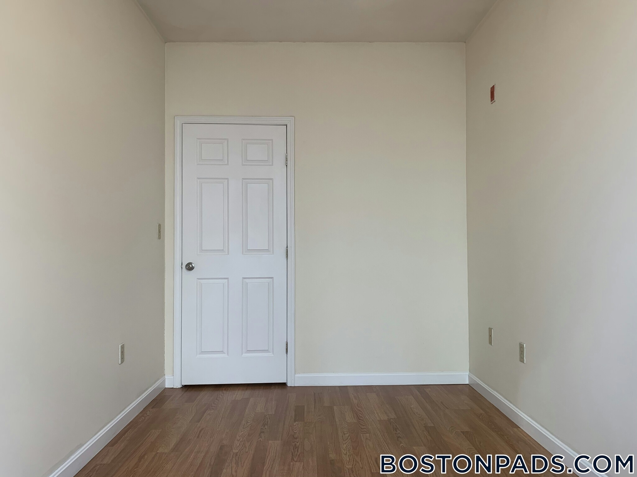 Building Photo - 81 Essex St