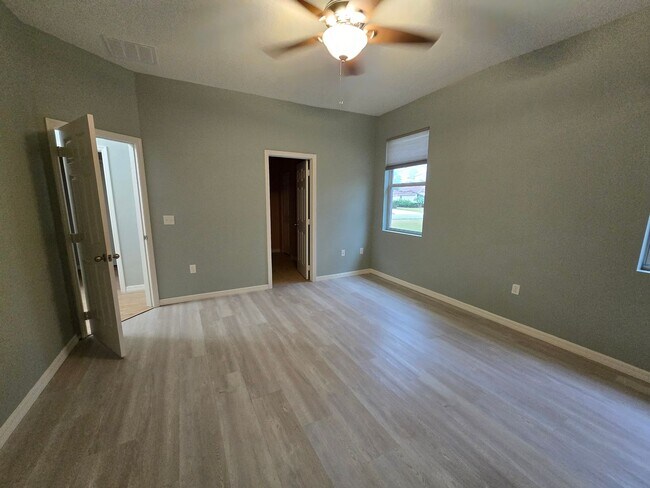 Building Photo - Beautiful 3 Bedroom 2 Bathroom Home, with Scenic Backyard View. Ormond Beach in Hunter's Ridge Co...