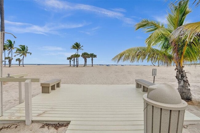 Building Photo - 1658 S Ocean Ln