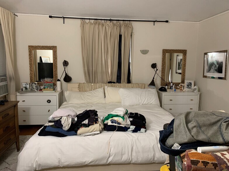 Master Bedroom - 217 S Fuller Ave