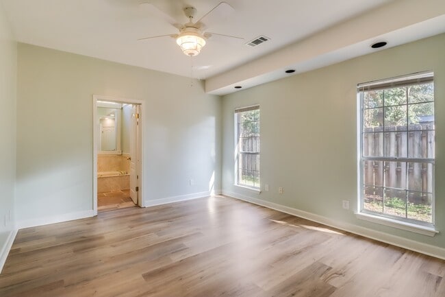 Building Photo - 9524 Pointe Aux Chenes Rd