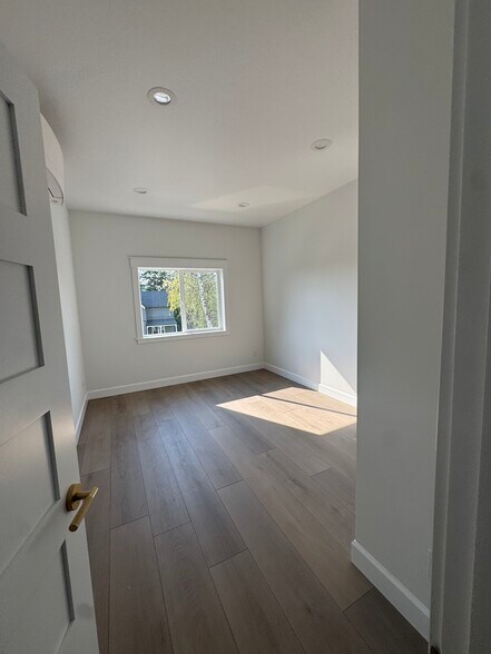 Building Photo - 1815 G St