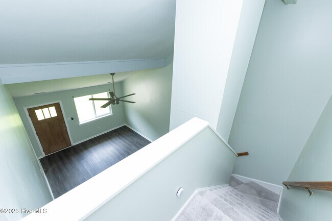 Building Photo - 117 Brenda Dr