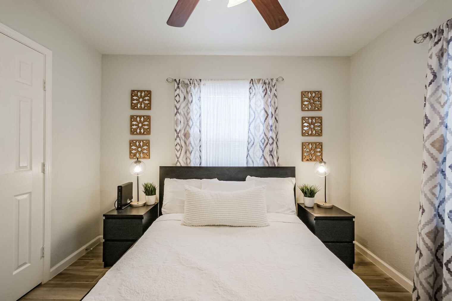 Building Photo - 1329 W 21st St