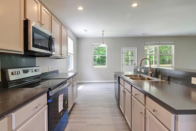 Building Photo - 1861 Cornsilk Dr