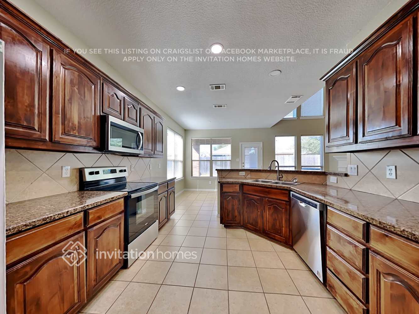 Building Photo - 2222 Whitney Dr