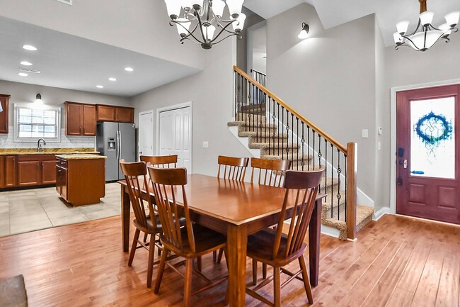 Building Photo - Pet Friendly Three Bedroom with Bonus!