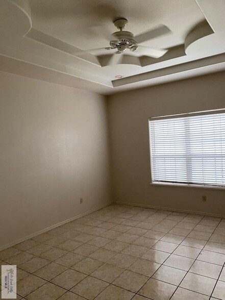 Building Photo - 25 La Paz Ct