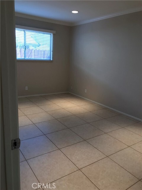 Building Photo - 356 E 20th St