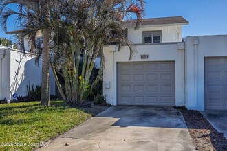 Building Photo - 405 Hawthorne Ct