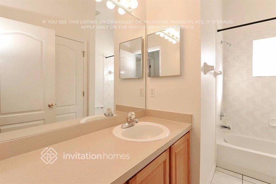 Building Photo - 2279 Couples Dr