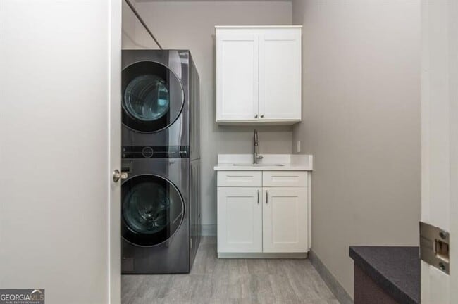 Building Photo - 1065 Peachtree St NE