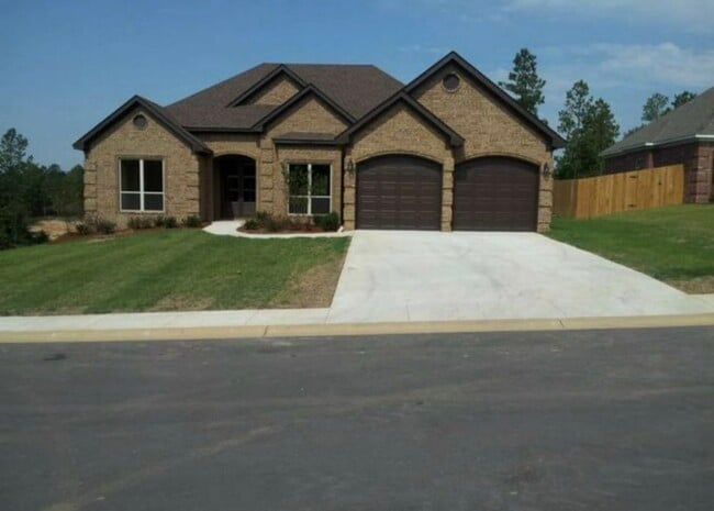 Primary Photo - 11901 Stonegate Drive