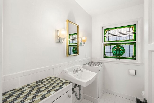 Building Photo - 170 McAulay Pl