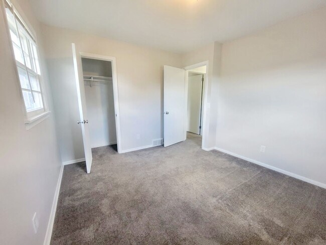 Building Photo - 5641 4th St NE