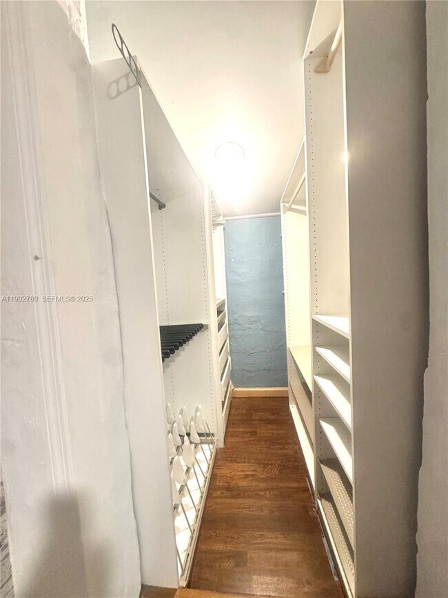 Building Photo - 1700 SW 16th Ter