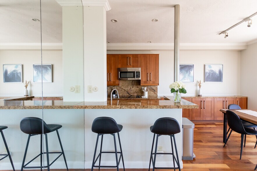 Building Photo - 3217 Columbia St