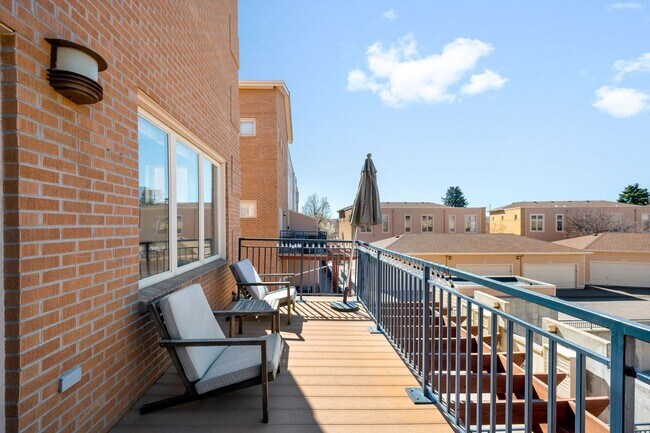 Building Photo - 2BD, 2BA Corner Unit Condo in Lowry