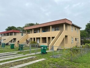 Building Photo - 3227 NW 48th St