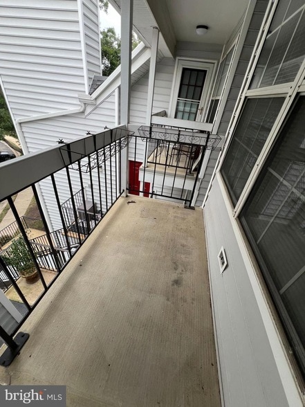 Building Photo - 14055 Vista Dr
