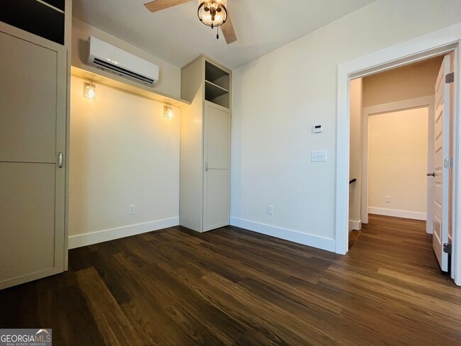 Building Photo - 105 Gardenia Ln