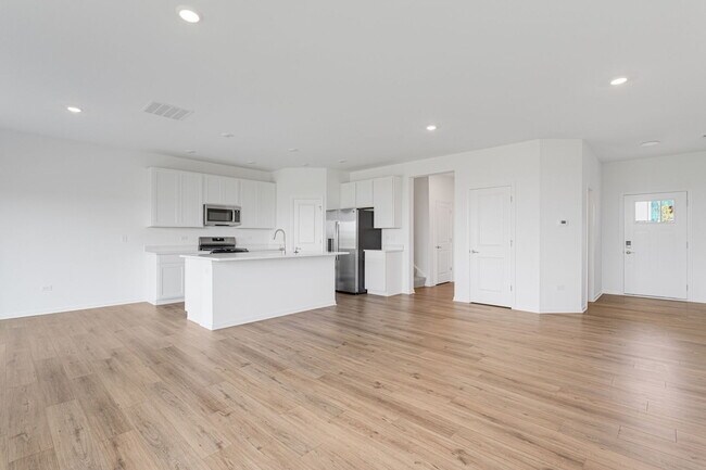 Building Photo - 25650 W Wakefield Dr