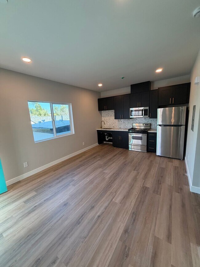 Building Photo - 3365 A St