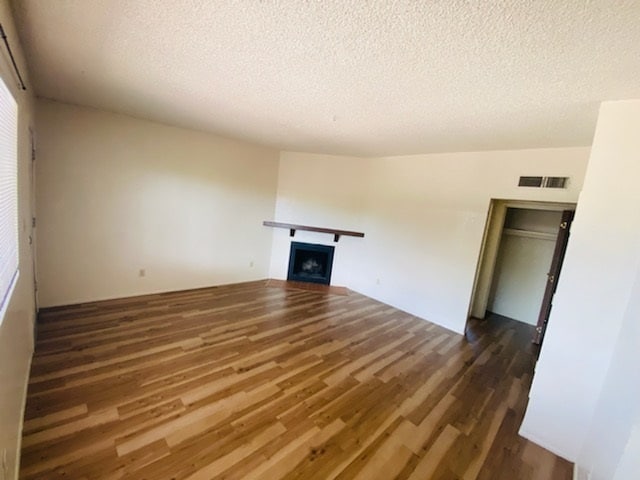Building Photo - FOR RENT