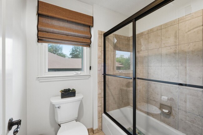 Building Photo - {10500} Luxury Living in Mills Crossing Estates +  Spacious Floorplan with Designer Finishes