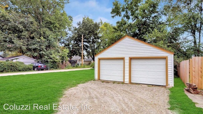 Building Photo - 4 br, 2 bath House - 1116 Locust St