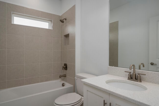 Building Photo - 318 Rafael Blvd NE