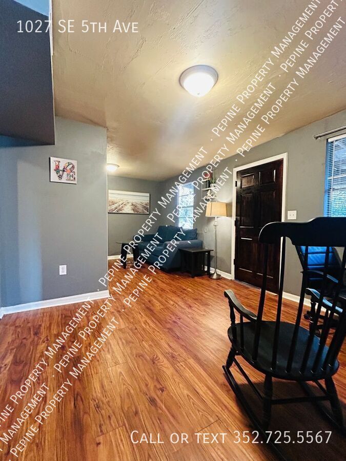 Building Photo - 1027 SE 5th Ave